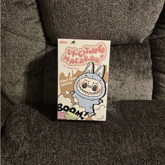 Exciting Macaron Vinyl Face Labubu Sea Salt Coconut - Picture 2 of 8